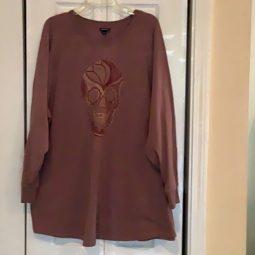 Long Sleeve Tunic with Embroidered Skull Torrid size 4
